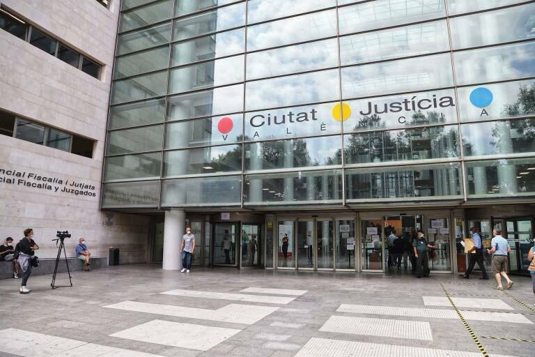 Perdonan en Valencia una deuda de 186.868 euros a una mujer tras perder su casa y la de sus padres