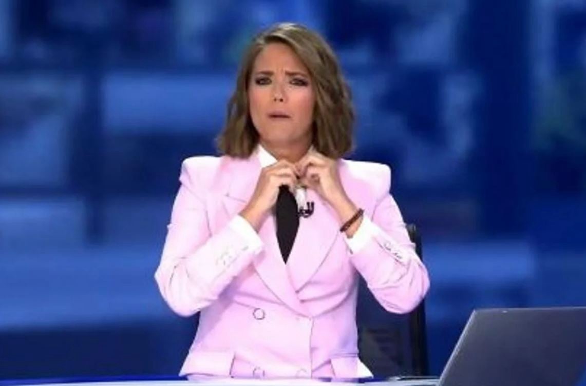 María Casado se ve obligada a abandonar el plató de Informativos Telecinco tras sufrir un episodio en directo