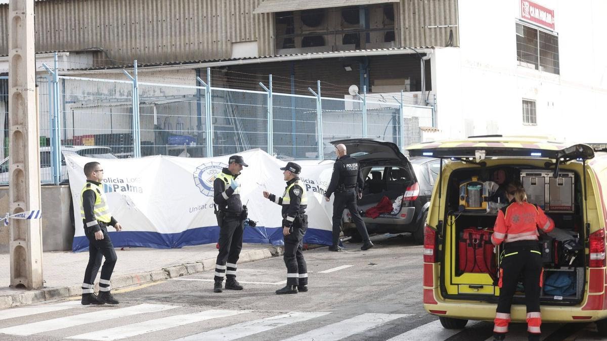 Una niña de 7 años muere tras ser atropellada en la acera, mientras que ...