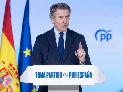 Feijóo apuesta por gobernar en solitario y abre la puerta a acuerdos puntuales con Vox