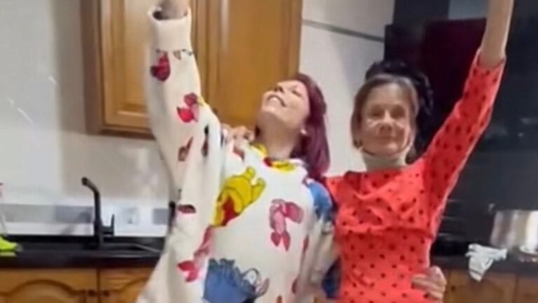 La abuela “Kirikiki”, la gaditana de 77 años que arrasa en TikTok con sus directos