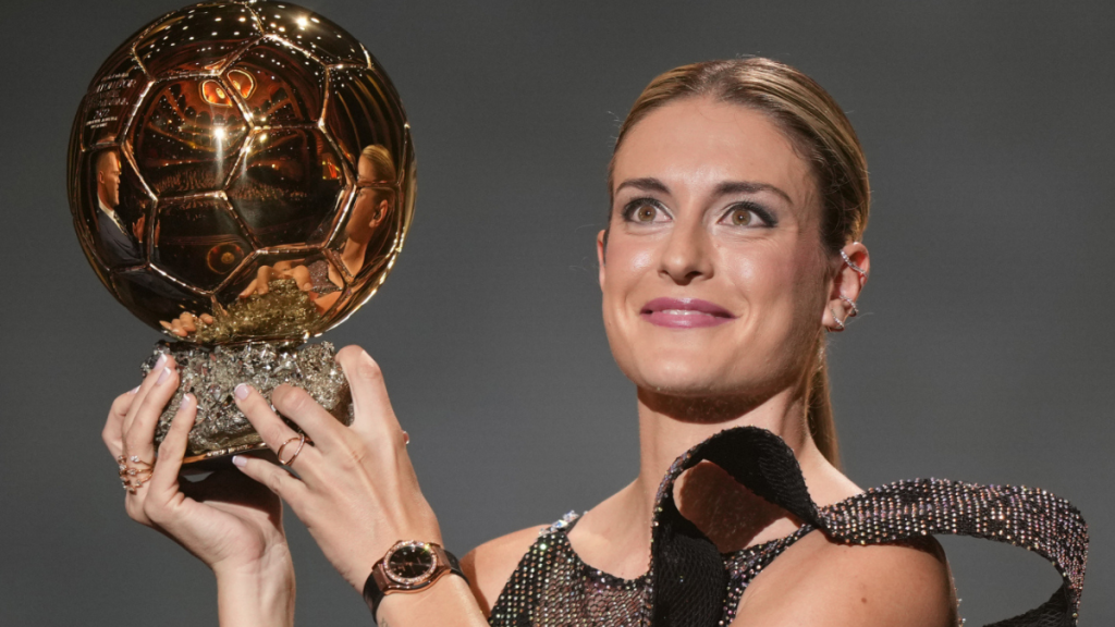Alexia Putellas conquista su tercer Balón de Oro e iguala a Aitana Bonmatí en una noche histórica para el fútbol español