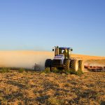 Muere un joven de 25 años tras volcar la cuba de un tractor sobre él en un cortijo de Arjona