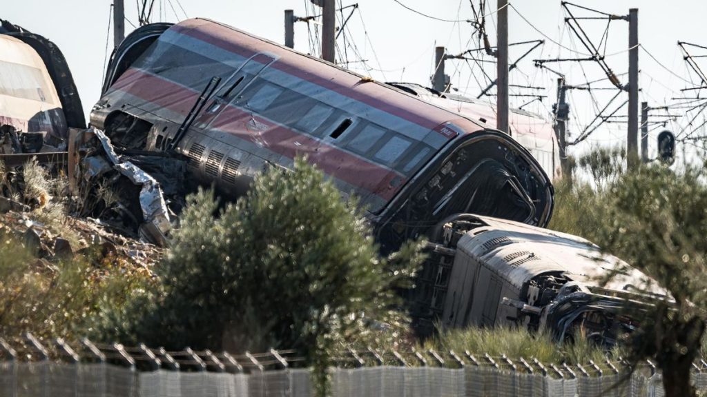 El informe preliminar del accidente de Urda sitúa entre 160 y 200 km/h la velocidad del choque y apunta a una cadena de fallos tras la avería del sistema LZB