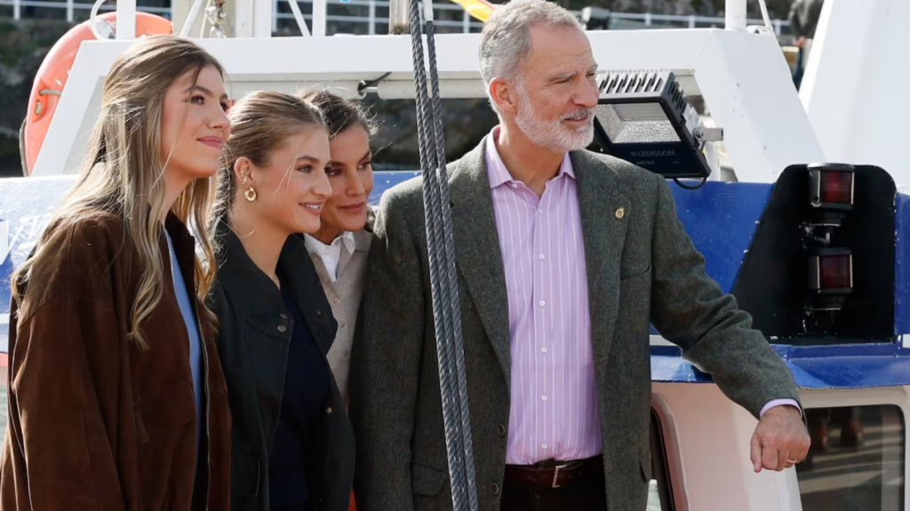 Felipe VI se opera de cataratas en el ojo izquierdo en Oviedo tras completar su agenda institucional en Asturias