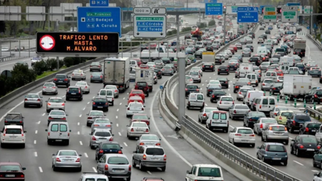 La DGT prevé más tráfico en las carreteras andaluzas por la suspensión de trenes tras el accidente de Urda