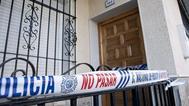 Un hombre convive durante unos diez días con el cadáver de su madre en una vivienda de Cádiz