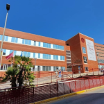 Un paciente de Psiquiatría atraviesa el falso techo del hospital La Arrixaca y acaba cayendo en una oficina