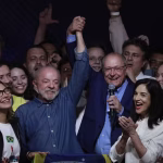 Flávio Bolsonaro se niega a reconocer la victoria de Lula y anuncia que pedirá anular las elecciones en Brasil