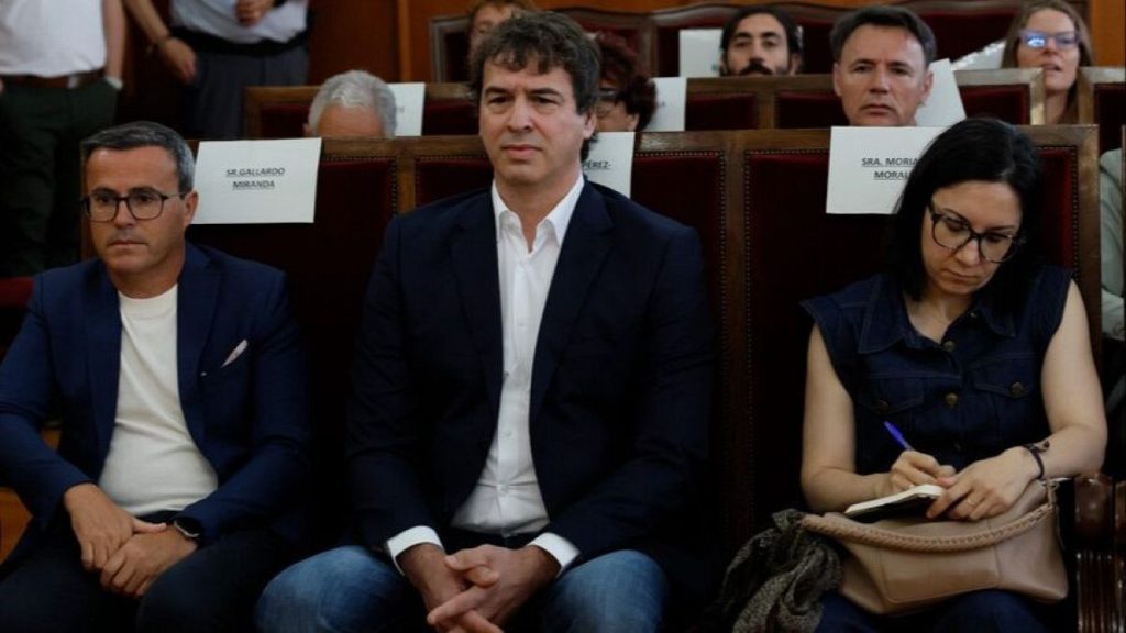 El Tribunal de Cuentas prepara la apertura de diligencias para reclamar más de 427.000 euros por las contrataciones de David Sánchez y Luis Carrero