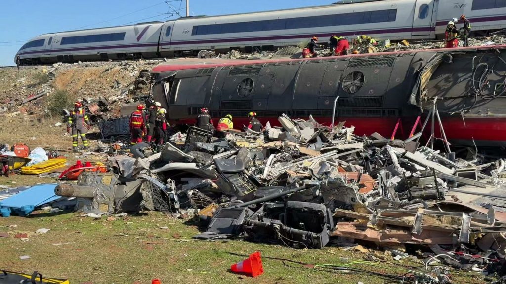 El accidente ferroviario de Urda deja 69 muertos y abre una investigación sobre el sistema de seguridad de la línea Madrid-Sevilla